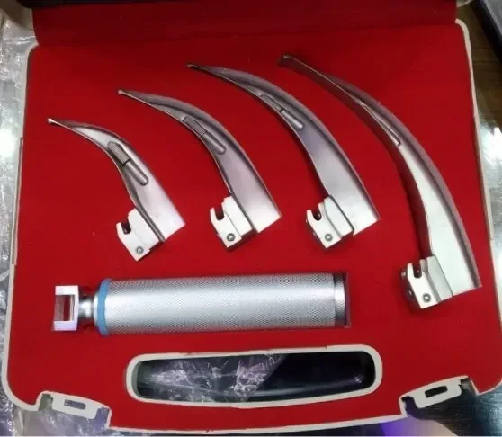 Laryngoscope Adult 4 Blade (AIZ-Pakistan)